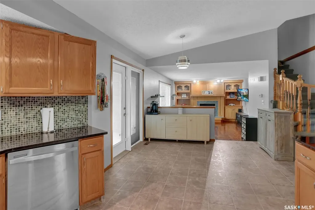 3312 Gloucester Bay Regina SK S4V 2T9