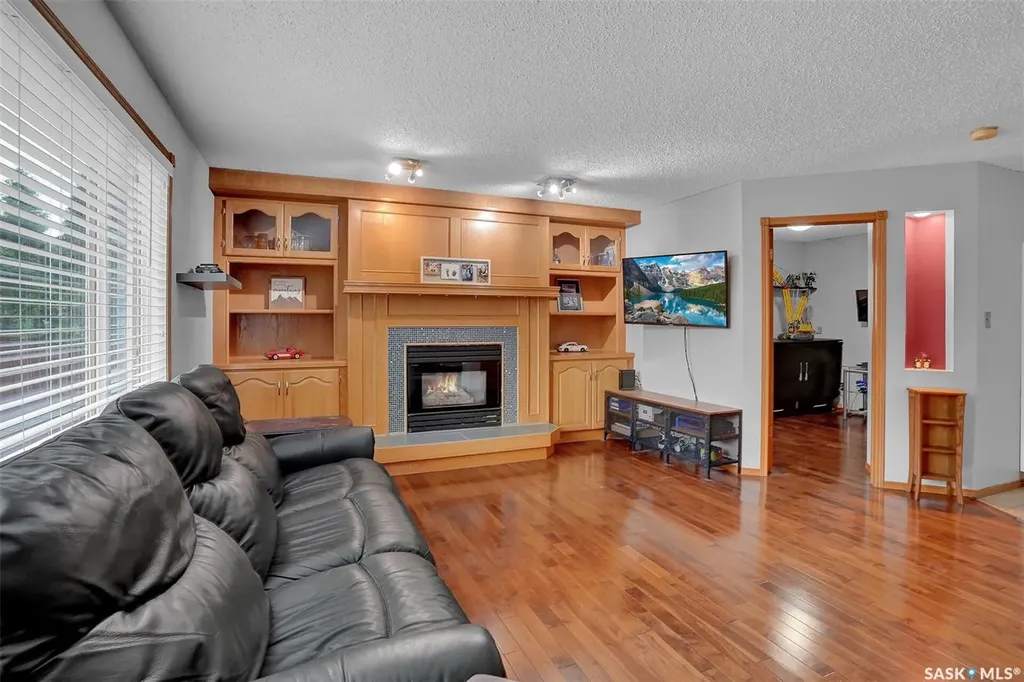 3312 Gloucester Bay Regina SK S4V 2T9