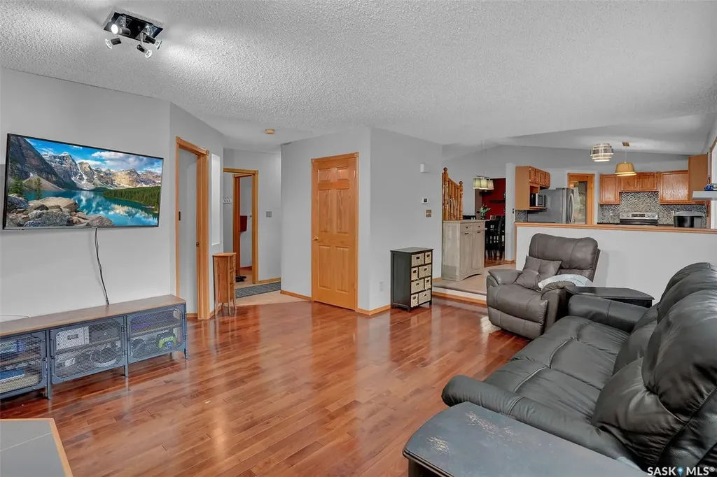 3312 Gloucester Bay Regina SK S4V 2T9