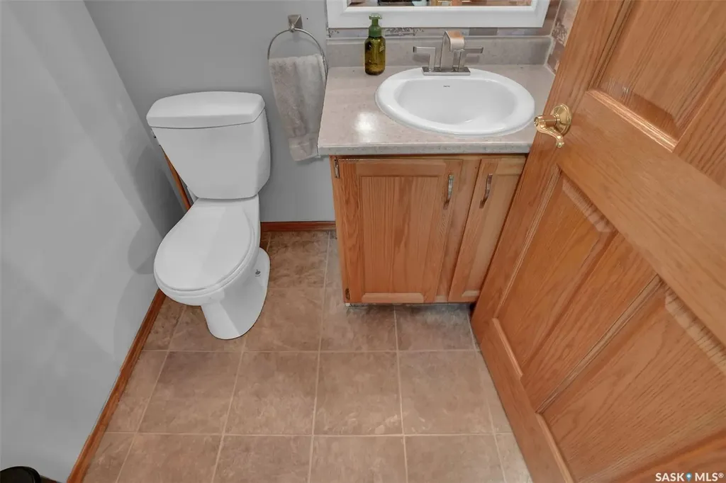 3312 Gloucester Bay Regina SK S4V 2T9
