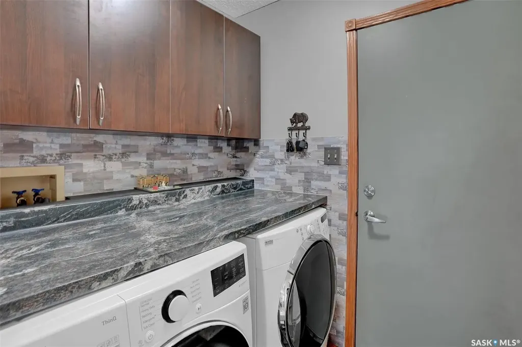 3312 Gloucester Bay Regina SK S4V 2T9