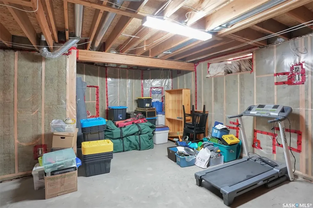 3312 Gloucester Bay Regina SK S4V 2T9