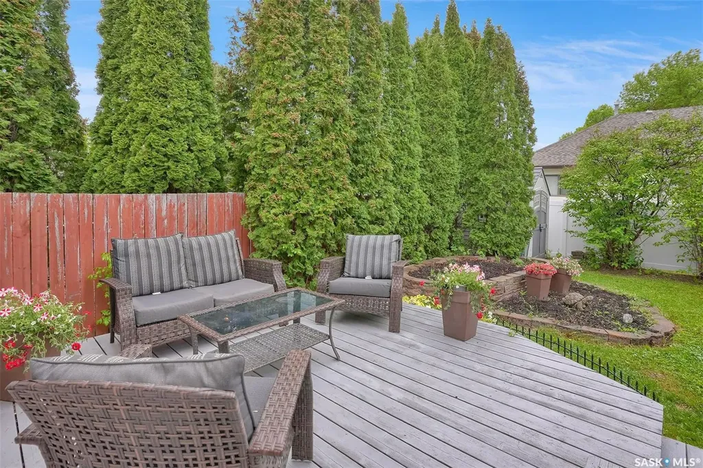 3312 Gloucester Bay Regina SK S4V 2T9