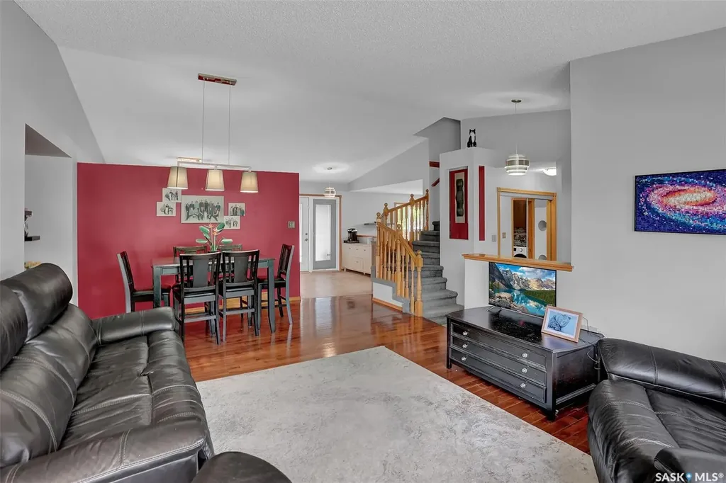 3312 Gloucester Bay Regina SK S4V 2T9