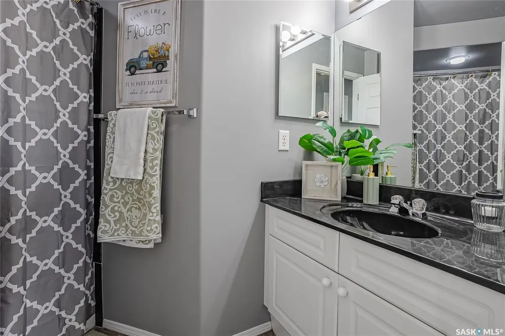 507 Carter Way Saskatoon SK S7L 7J1