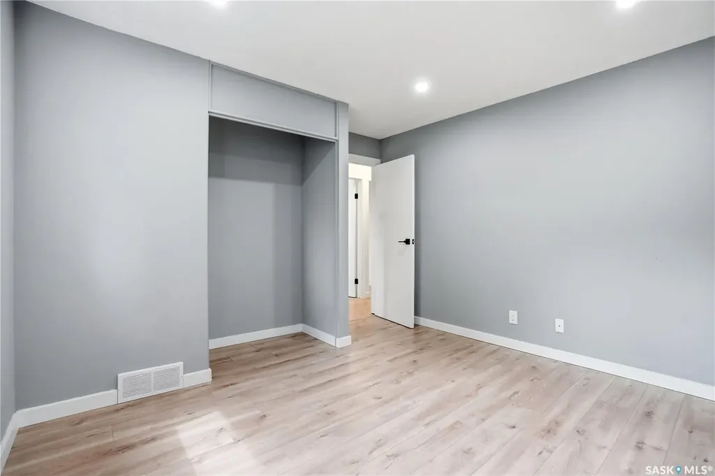 5929 Mckinley Avenue Regina SK S4T 6P5