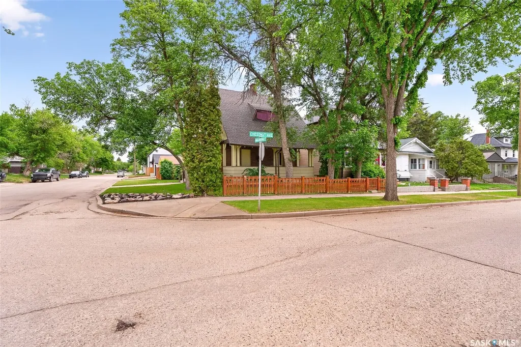 161 Marlborough Street E Moose Jaw SK S6H 0T3