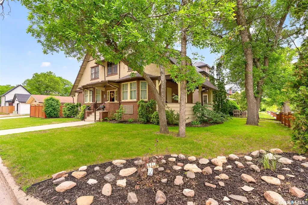 161 Marlborough Street E Moose Jaw SK S6H 0T3
