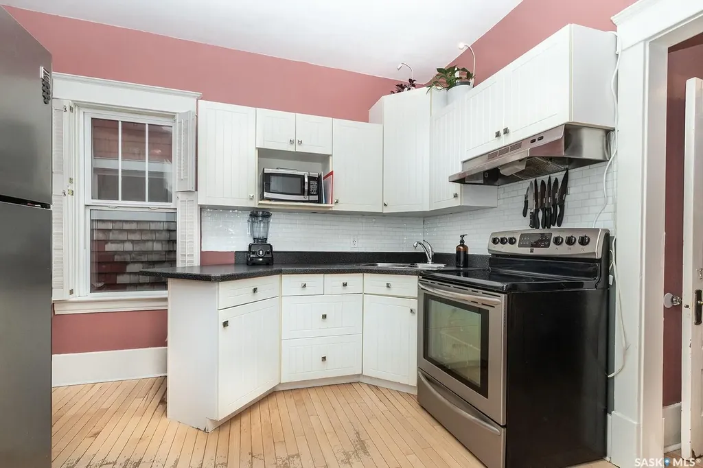 840 8th Avenue N Saskatoon SK S7K 2X2