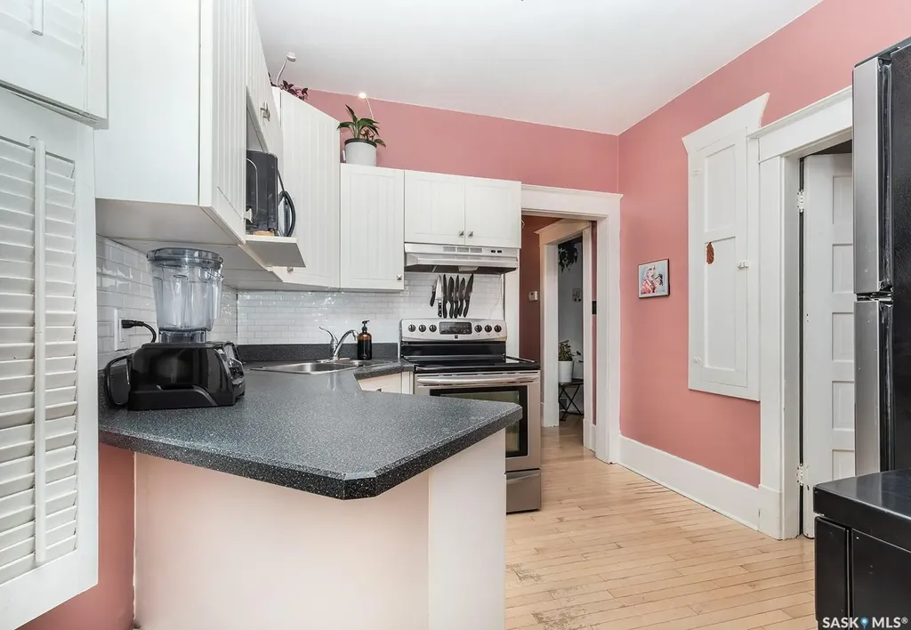 840 8th Avenue N Saskatoon SK S7K 2X2