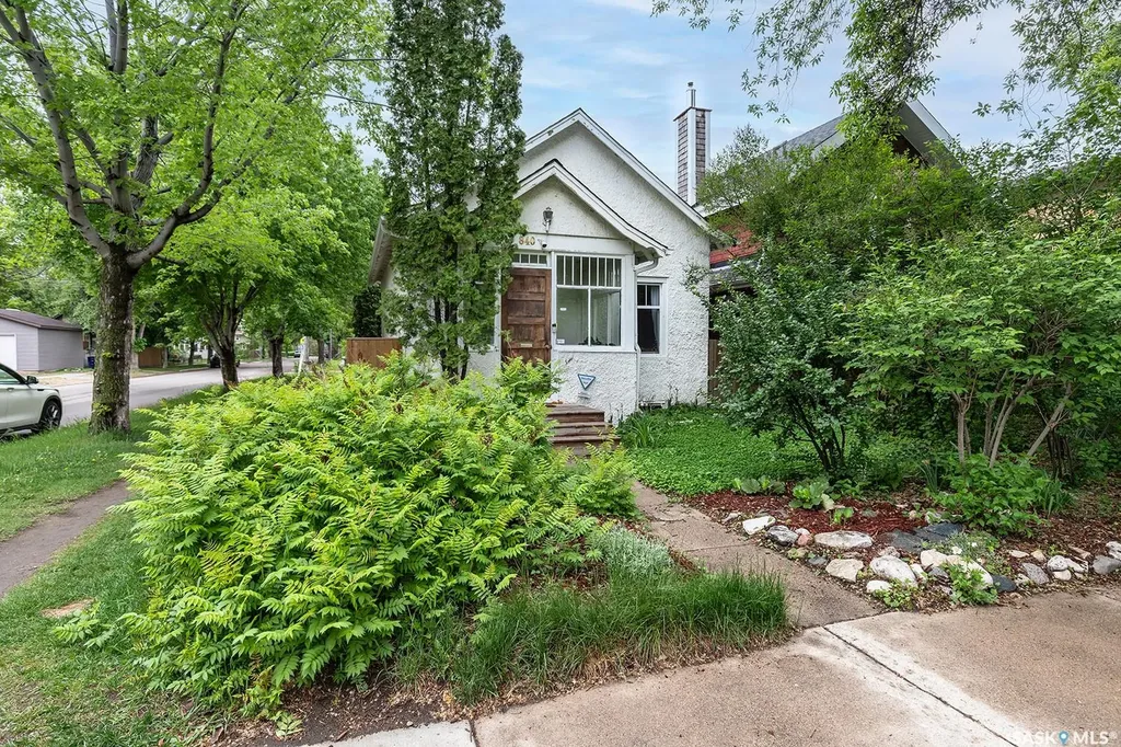 840 8th Avenue N Saskatoon SK S7K 2X2