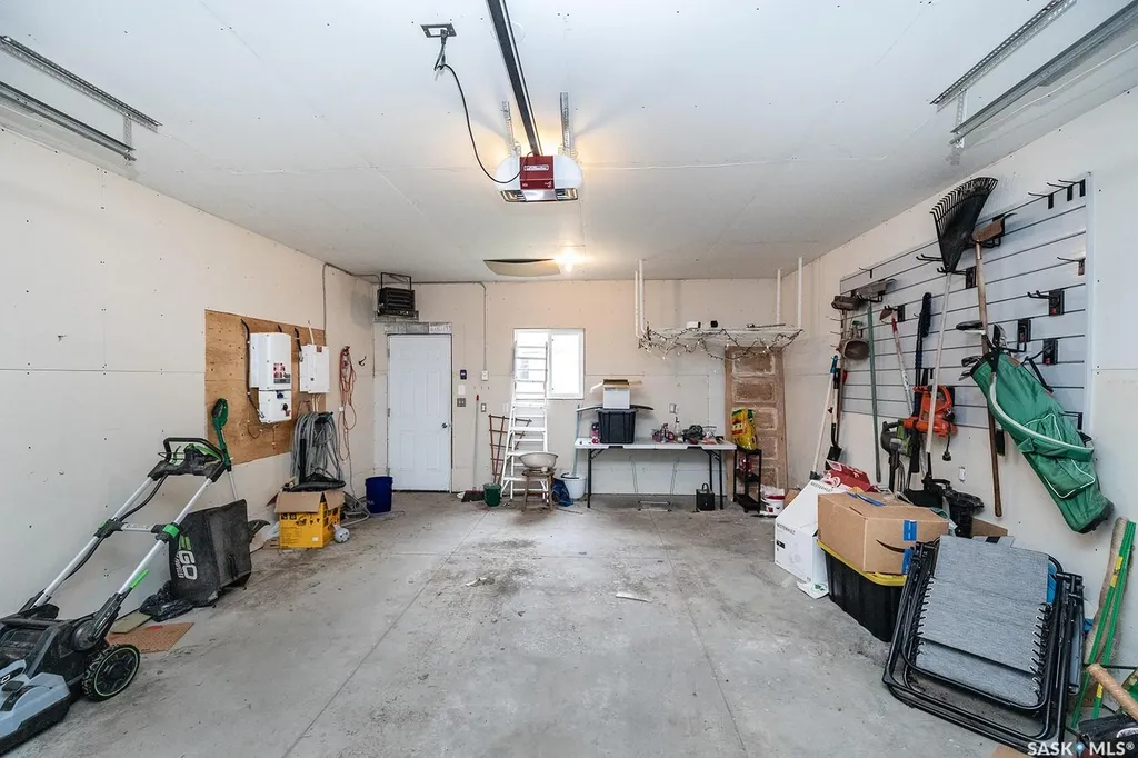 840 8th Avenue N Saskatoon SK S7K 2X2