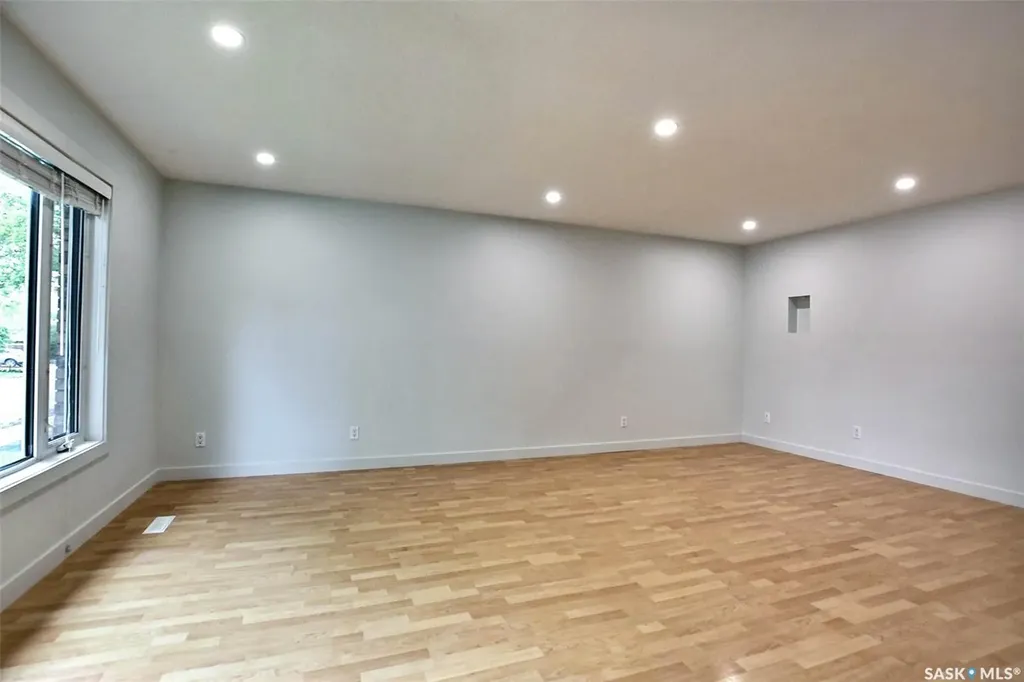 1606 7th Avenue E Regina SK S4N 5S6