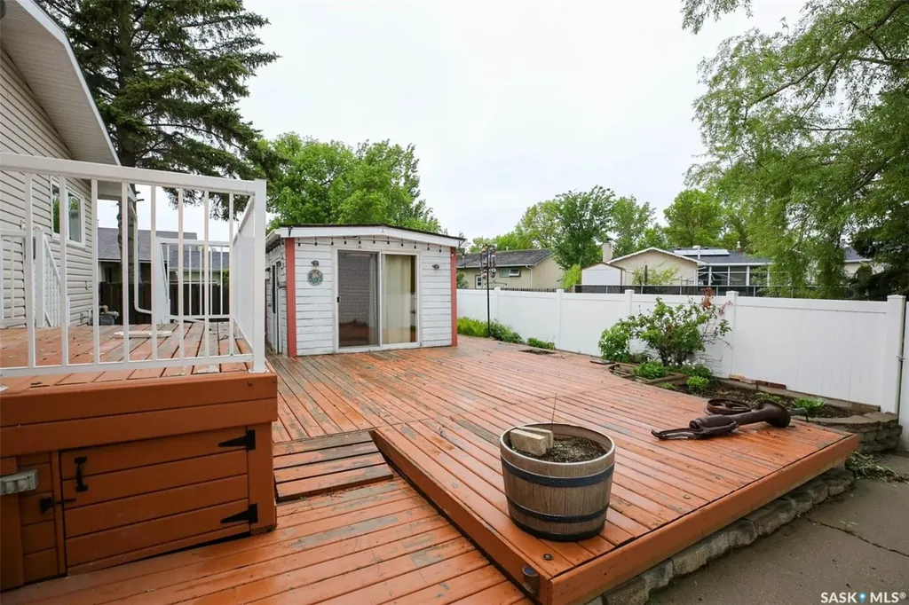 1606 7th Avenue E Regina SK S4N 5S6
