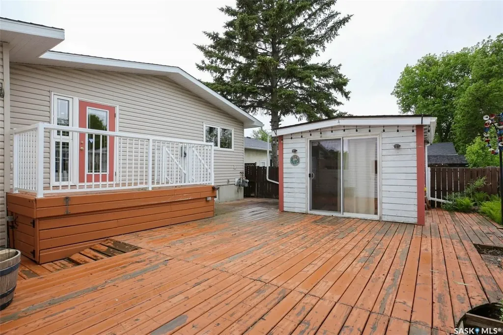 1606 7th Avenue E Regina SK S4N 5S6