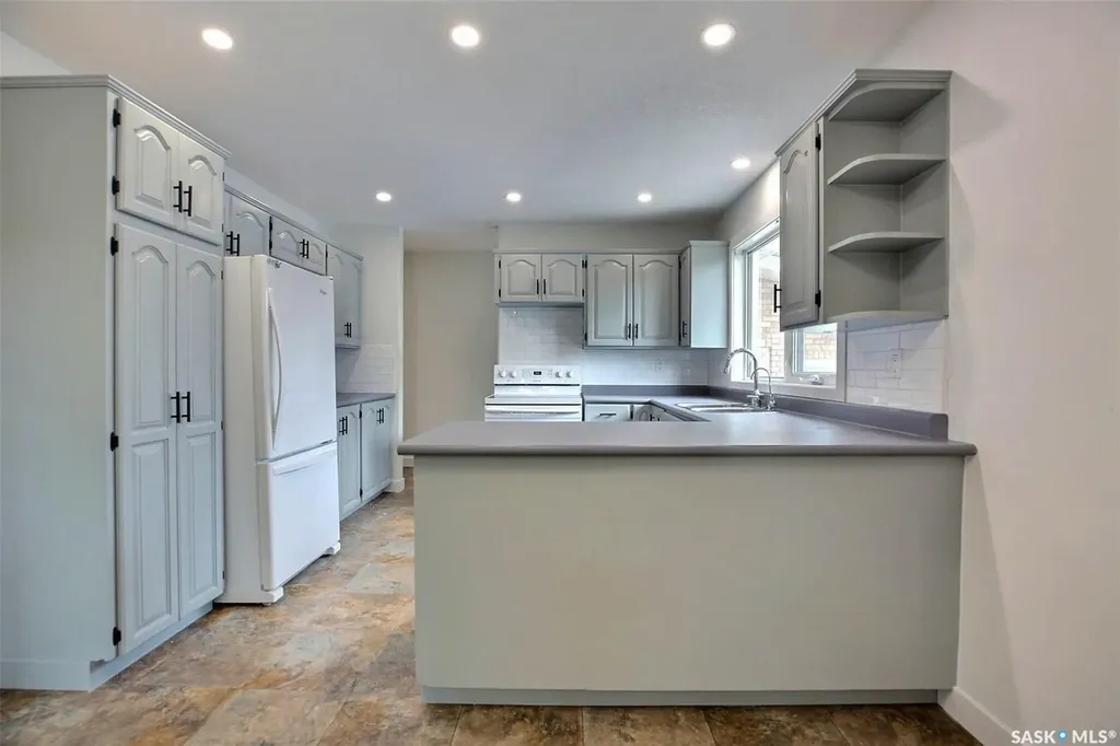 1606 7th Avenue E Regina SK S4N 5S6
