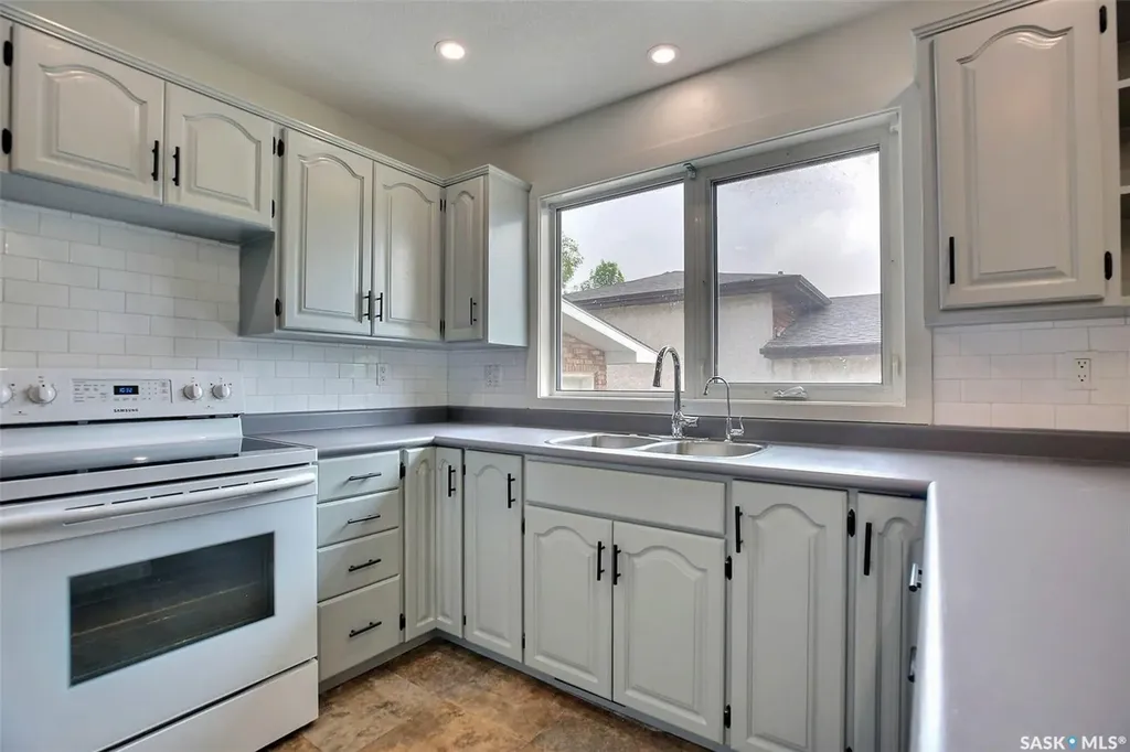 1606 7th Avenue E Regina SK S4N 5S6