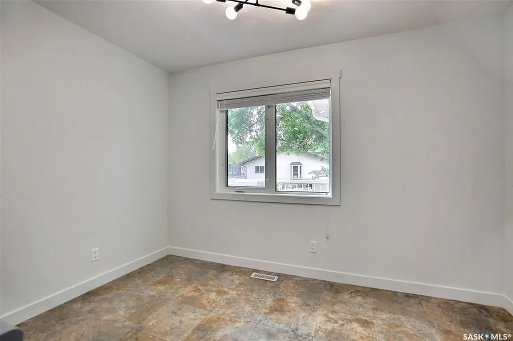 1606 7th Avenue E Regina SK S4N 5S6