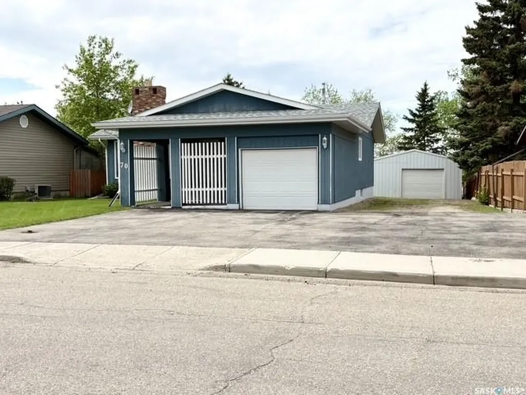 70 Clarewood Crescent Yorkton SK S3N 2V2