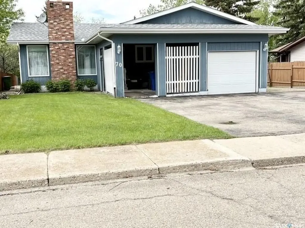 70 Clarewood Crescent Yorkton SK S3N 2V2