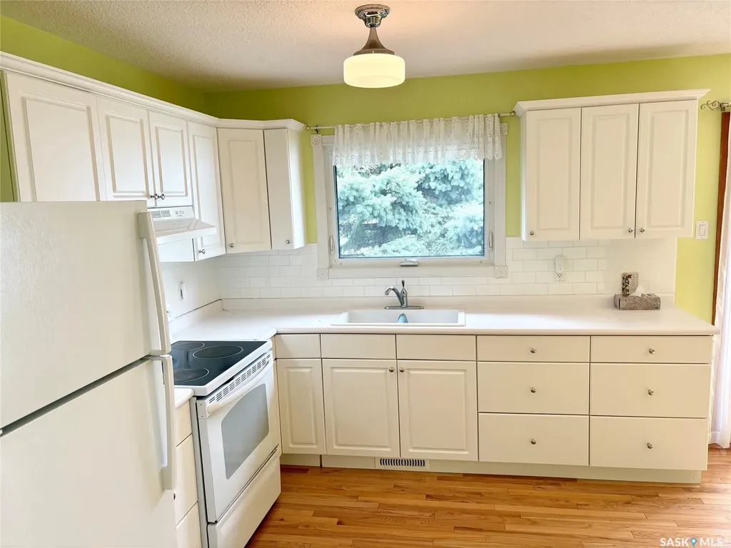 70 Clarewood Crescent Yorkton SK S3N 2V2