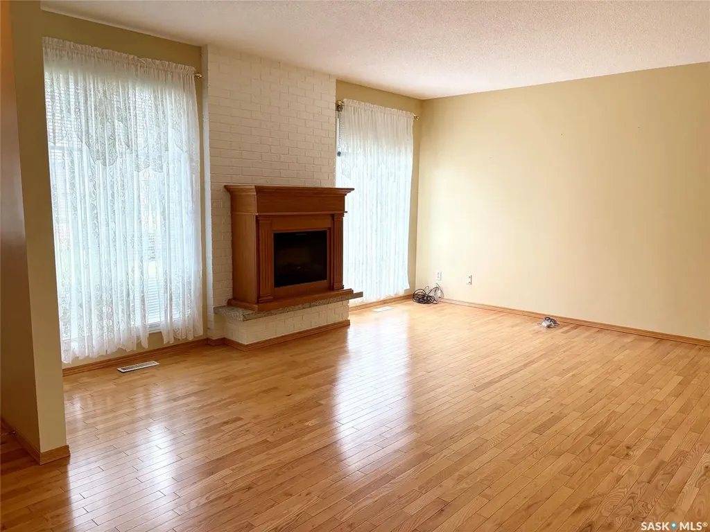 70 Clarewood Crescent Yorkton SK S3N 2V2