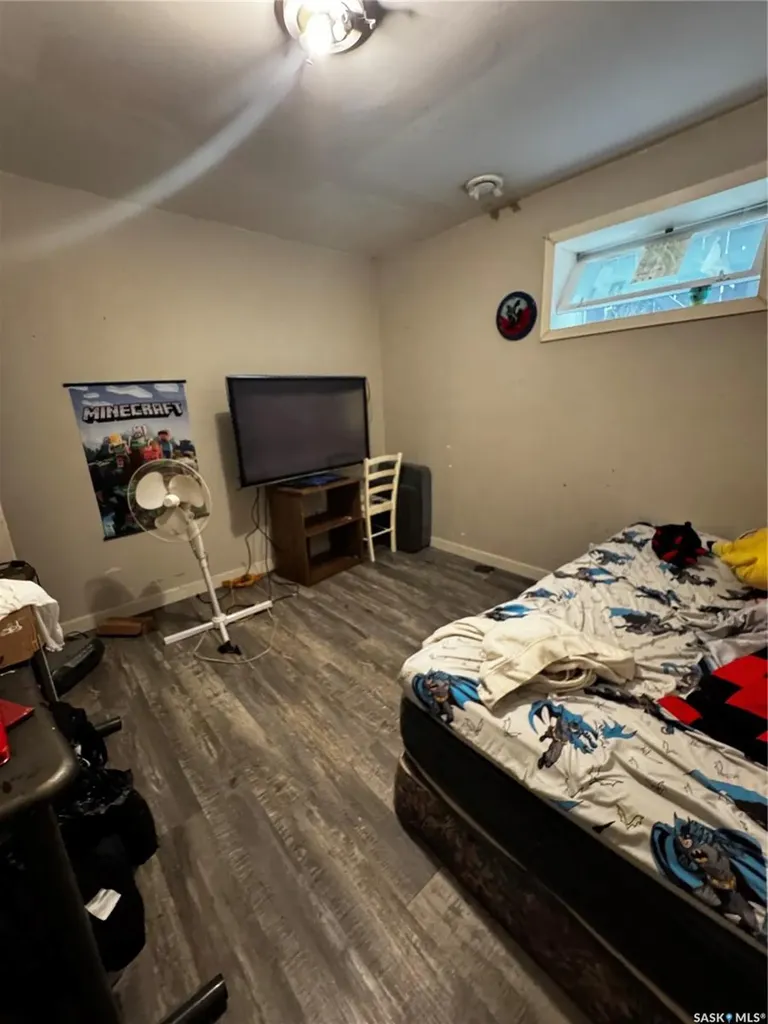 807 Weldon Avenue Saskatoon SK S7M 2V3