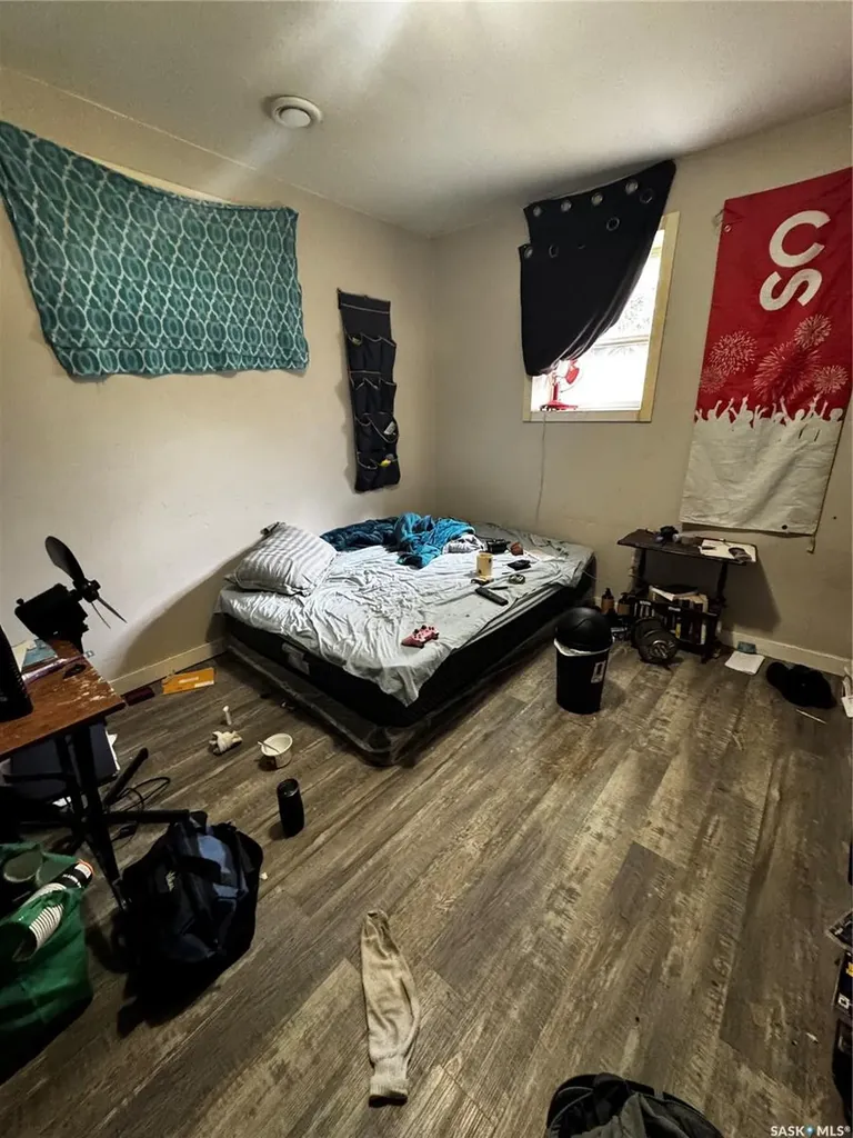 807 Weldon Avenue Saskatoon SK S7M 2V3