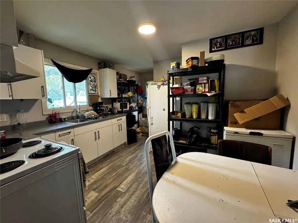 807 Weldon Avenue Saskatoon SK S7M 2V3