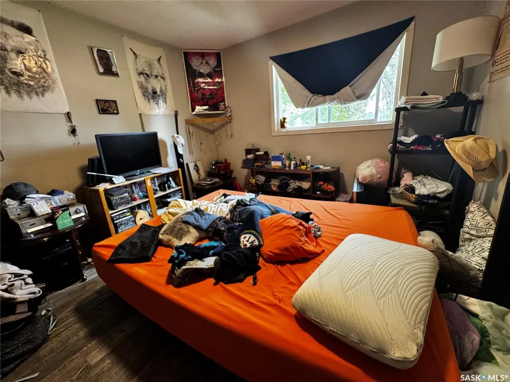 807 Weldon Avenue Saskatoon SK S7M 2V3