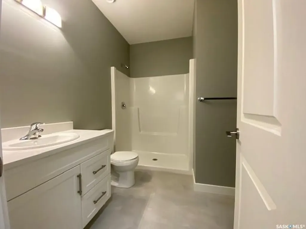 3067 Elphinstone Street Regina SK S4S 2A6