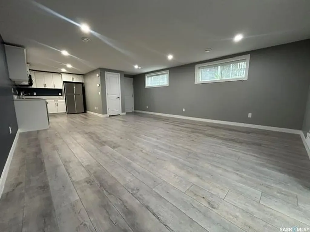 3067 Elphinstone Street Regina SK S4S 2A6