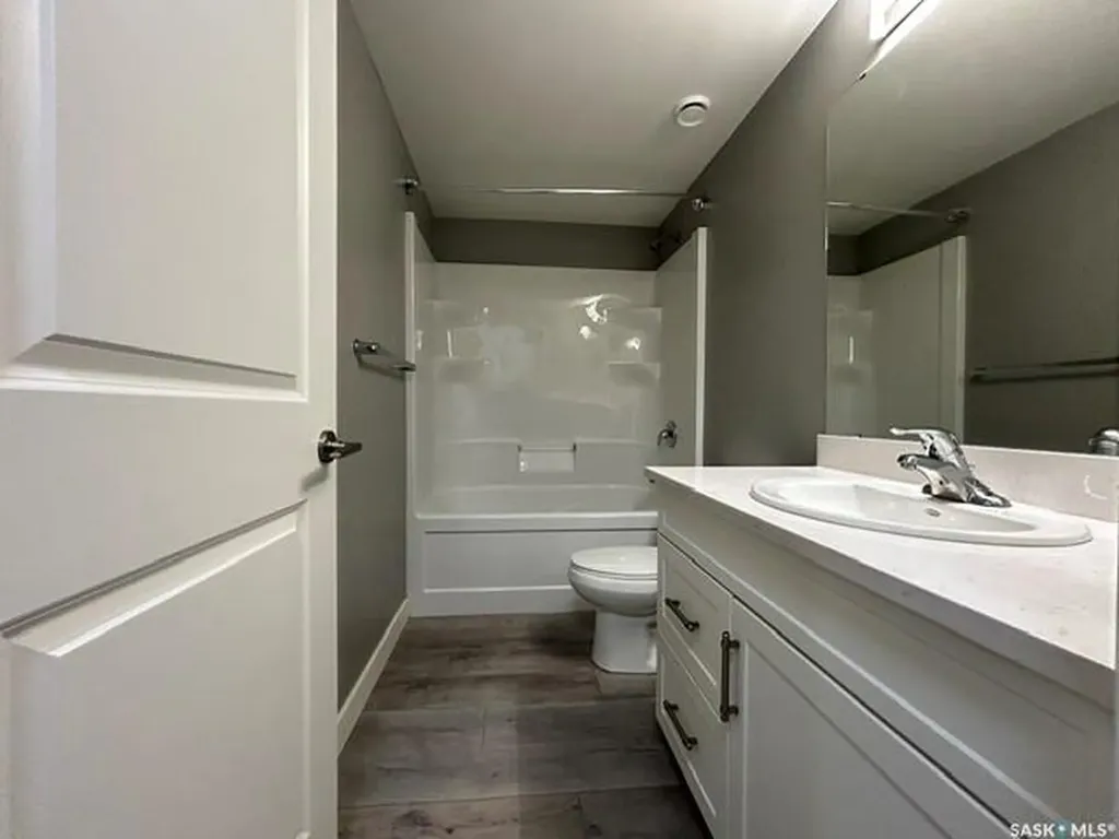3067 Elphinstone Street Regina SK S4S 2A6