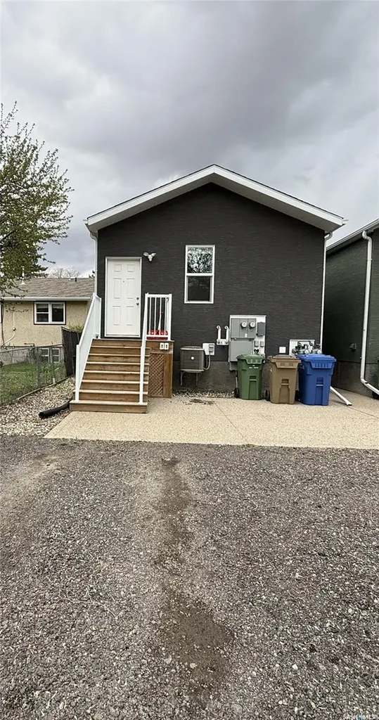 3067 Elphinstone Street Regina SK S4S 2A6