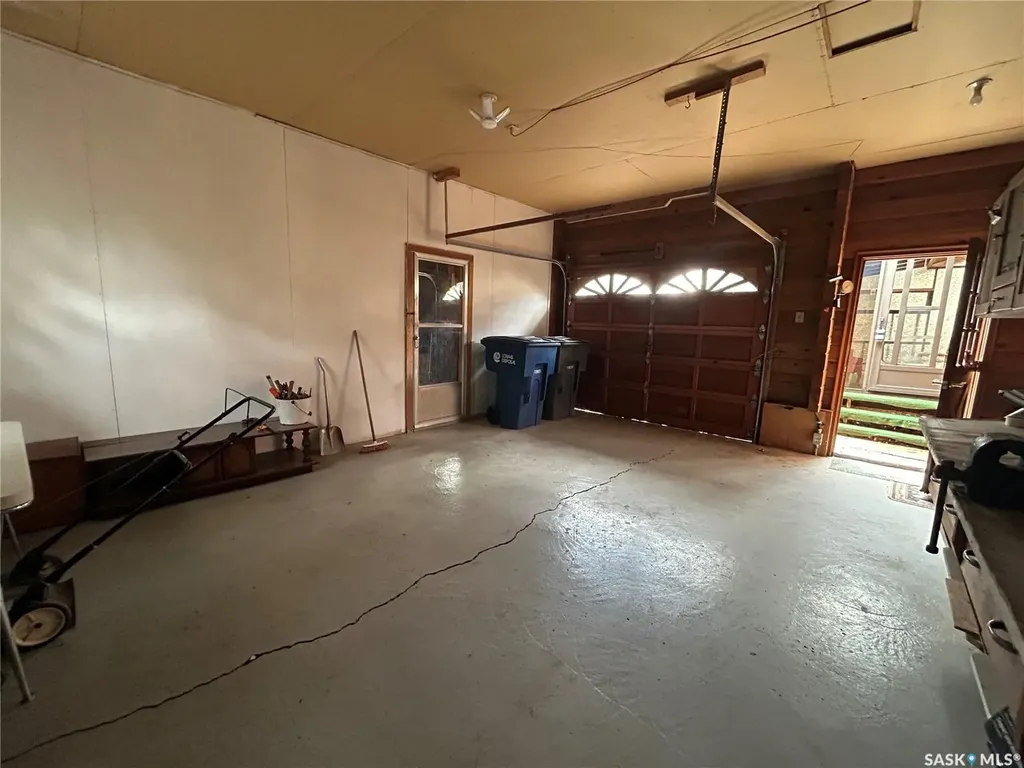 221 1st Street W Coronach SK S0H 0Z0