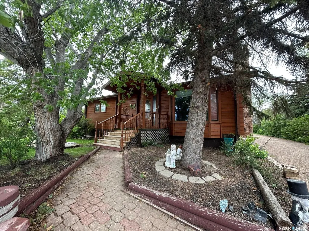 221 1st Street W Coronach SK S0H 0Z0