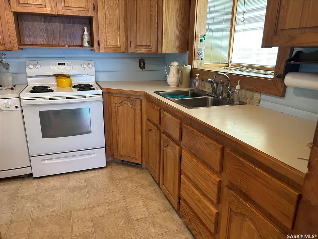 221 1st Street W Coronach SK S0H 0Z0
