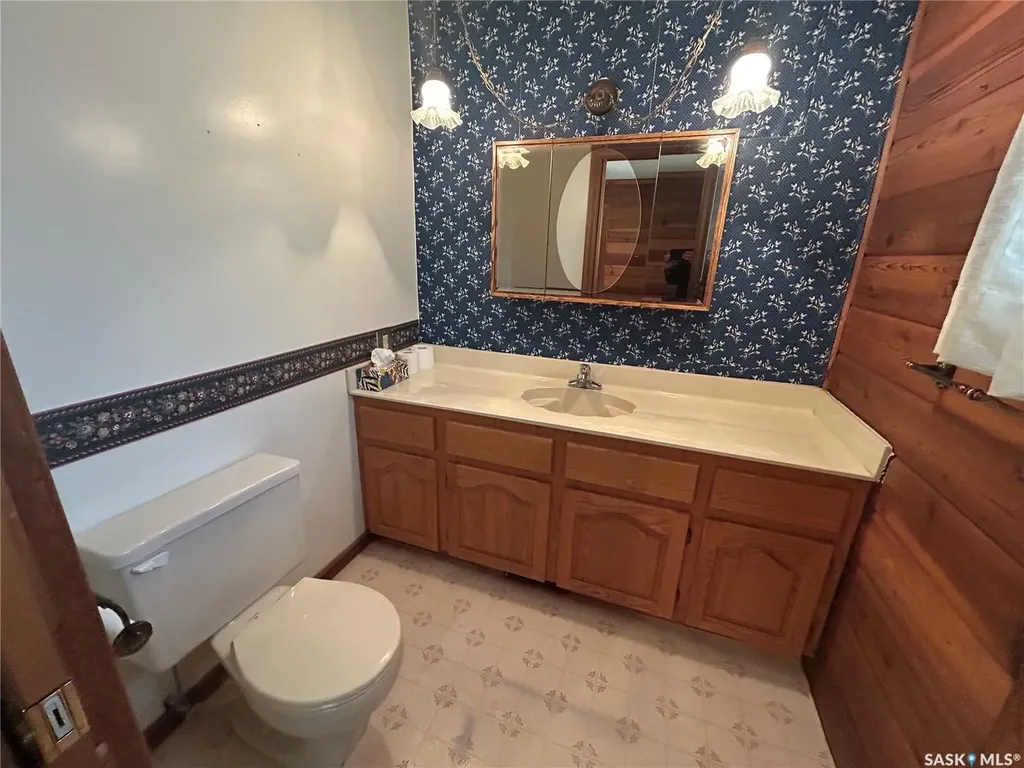 221 1st Street W Coronach SK S0H 0Z0