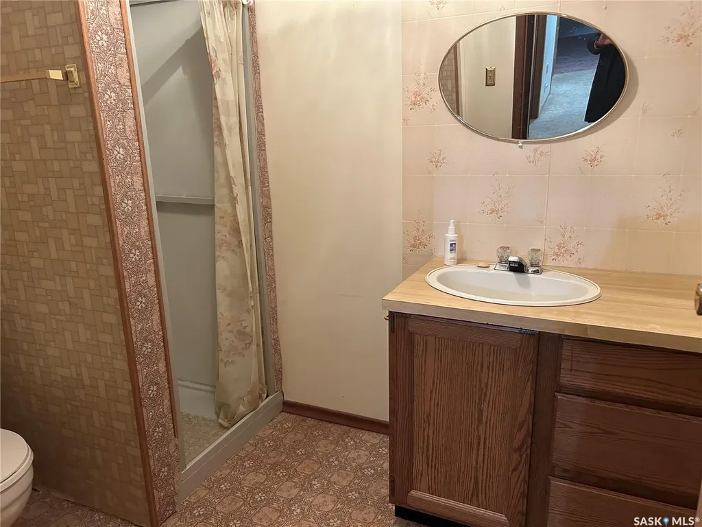 221 1st Street W Coronach SK S0H 0Z0