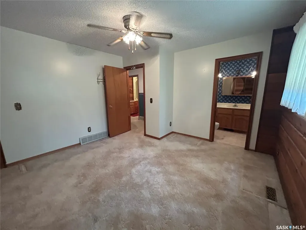 221 1st Street W Coronach SK S0H 0Z0