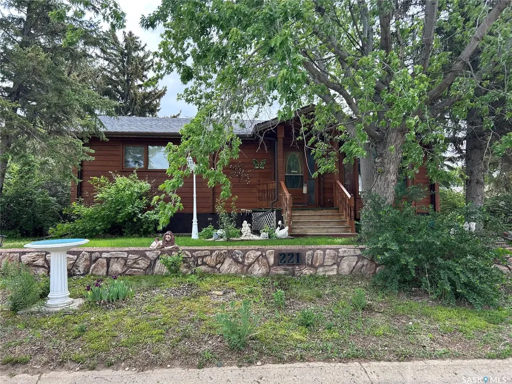 221 1st Street W Coronach SK S0H 0Z0