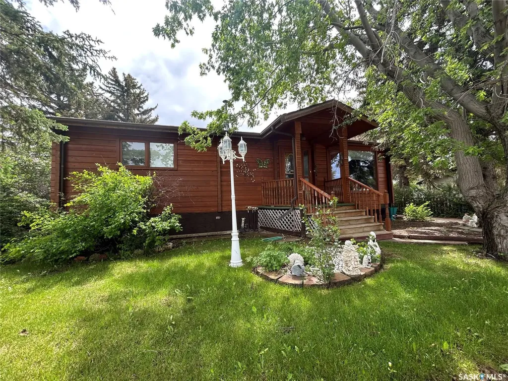 221 1st Street W Coronach SK S0H 0Z0