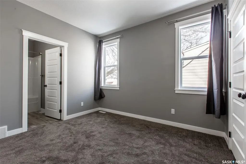 2748 Mackay Street Regina SK S4N 2T7