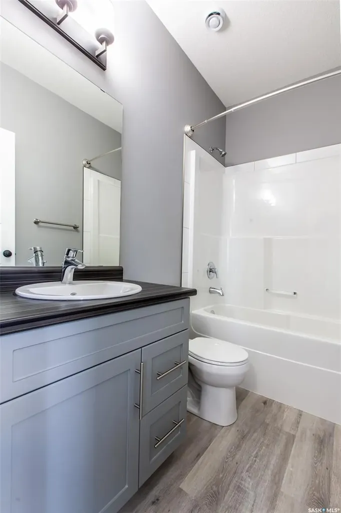 2748 Mackay Street Regina SK S4N 2T7
