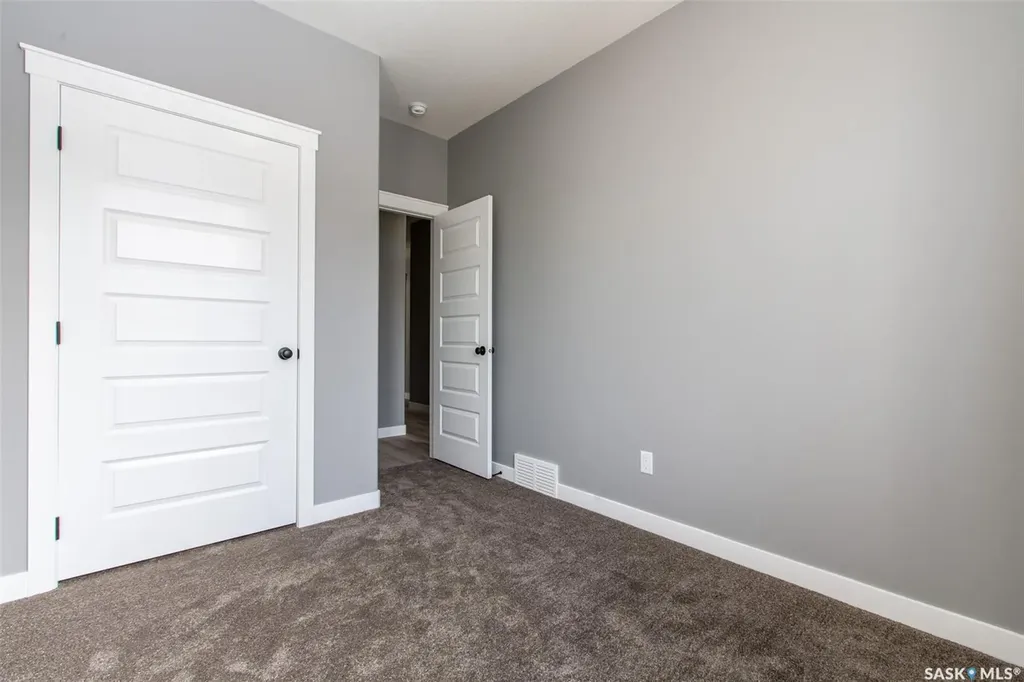 2748 Mackay Street Regina SK S4N 2T7