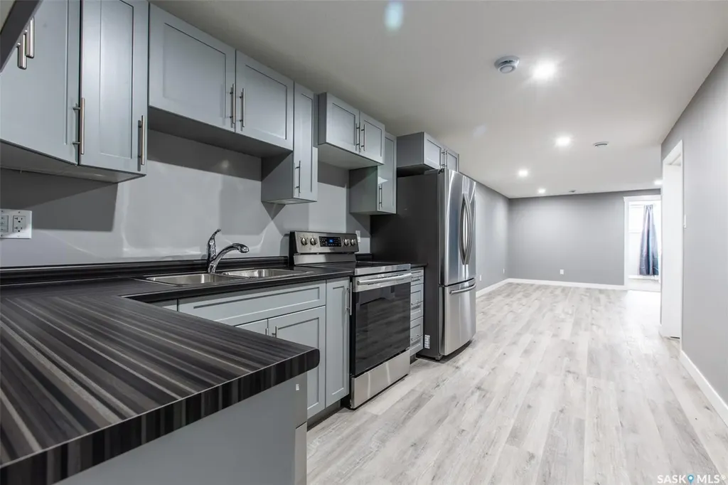 2748 Mackay Street Regina SK S4N 2T7