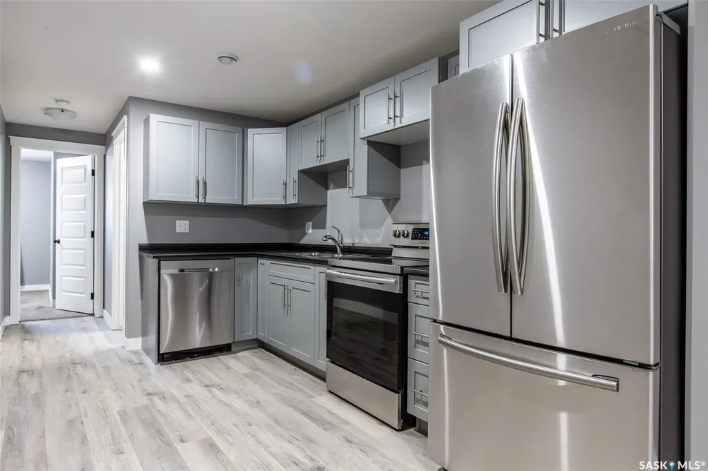 2748 Mackay Street Regina SK S4N 2T7