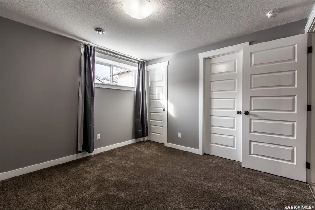 2748 Mackay Street Regina SK S4N 2T7