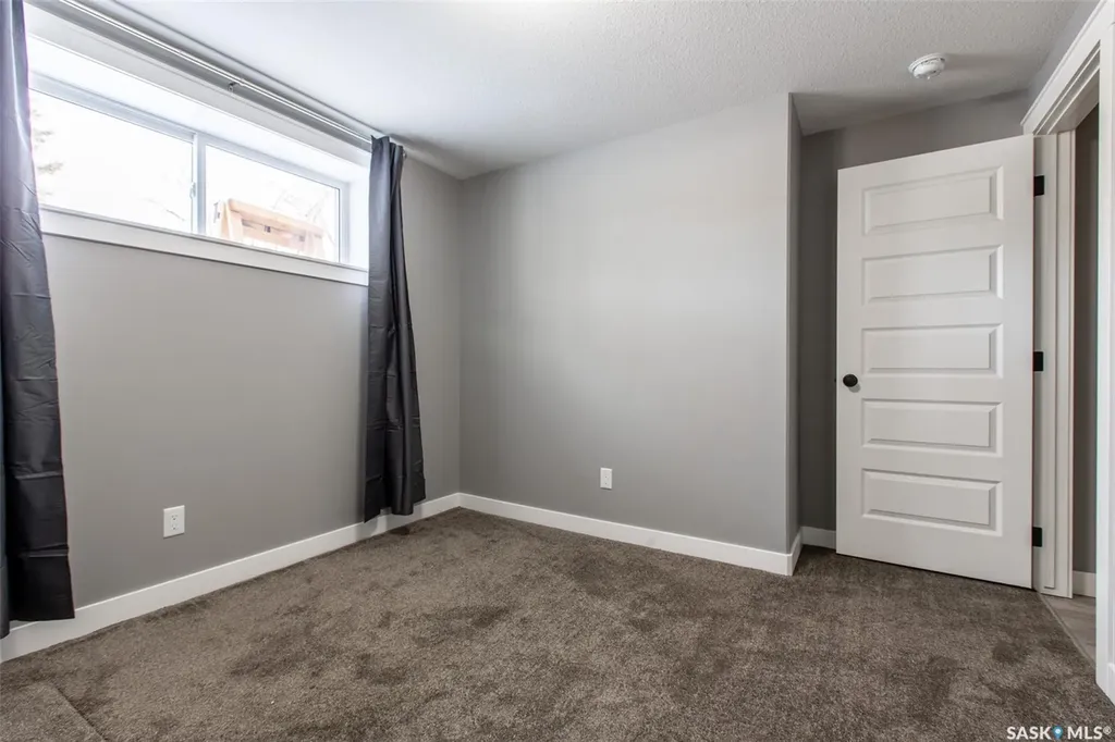 2748 Mackay Street Regina SK S4N 2T7