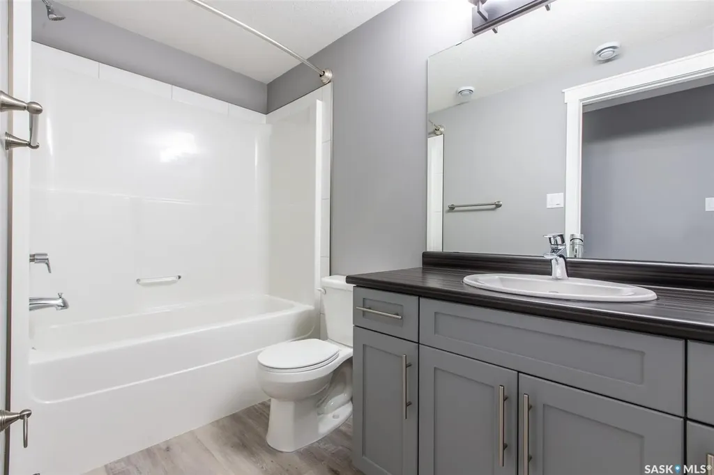 2748 Mackay Street Regina SK S4N 2T7